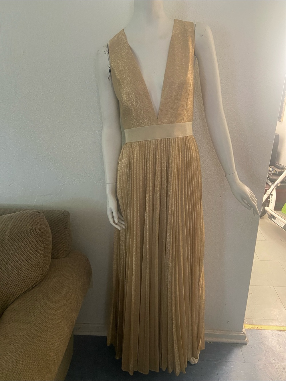 Alice and Olive FA Metallic Gold Deep V Pleated Maxi Dress( two small tornhole)